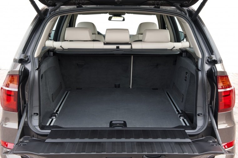 2012 BMW X5 xDrive50i Trunk Picture