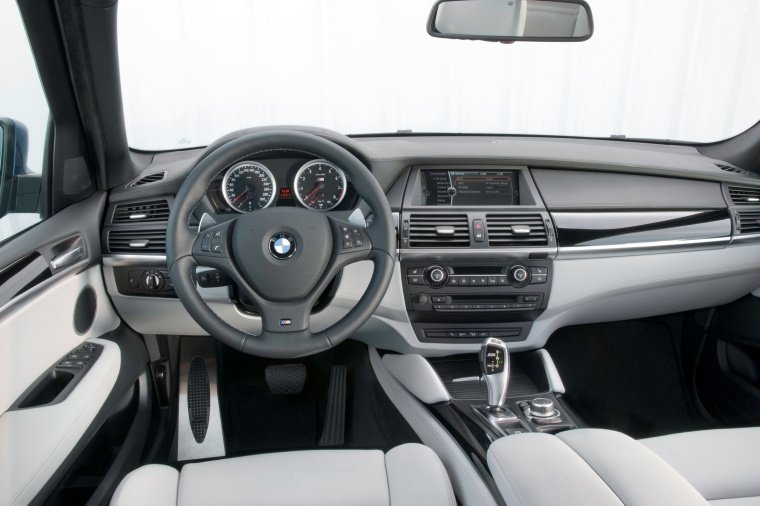 2012 BMW X5 M Cockpit Picture