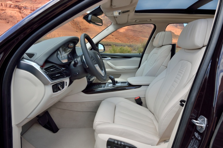 2014 BMW X5 xDrive50i Front Seats Picture