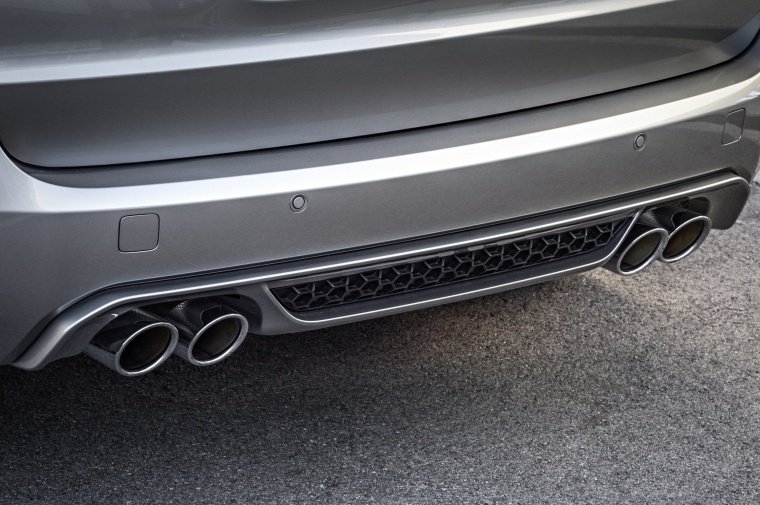 2017 BMW X5 M Exhaust Picture