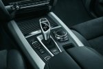Picture of 2018 BMW X5 xDrive40e Center Console