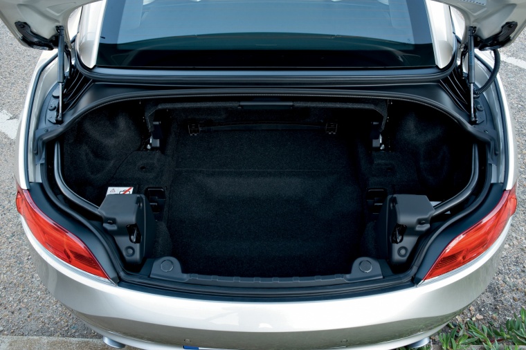 2010 BMW Z4 sdrive35i Trunk Picture
