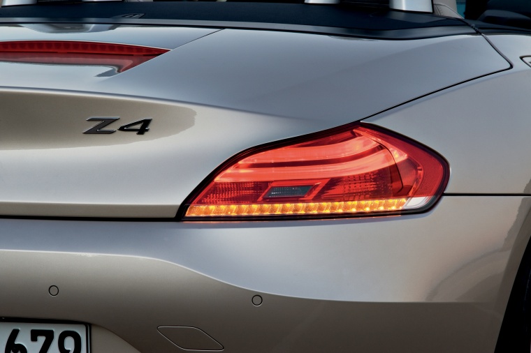 2015 BMW Z4 sdrive35i Tail Light Picture