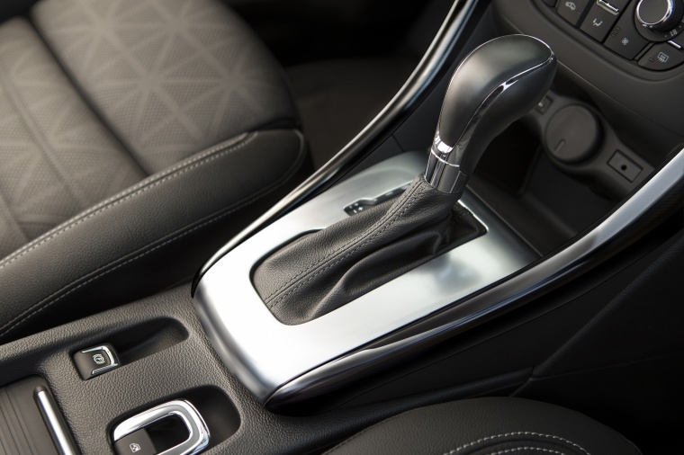 2016 Buick Cascada Convertible Gear Lever Picture