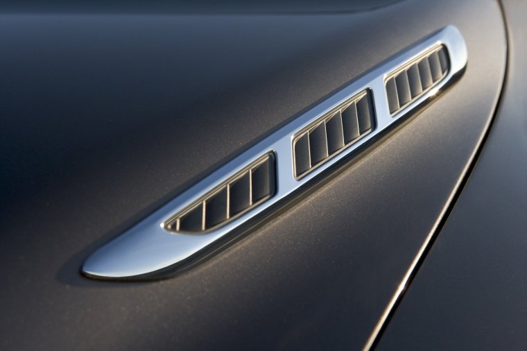 2012 Buick Enclave CXL Hood Vents Picture