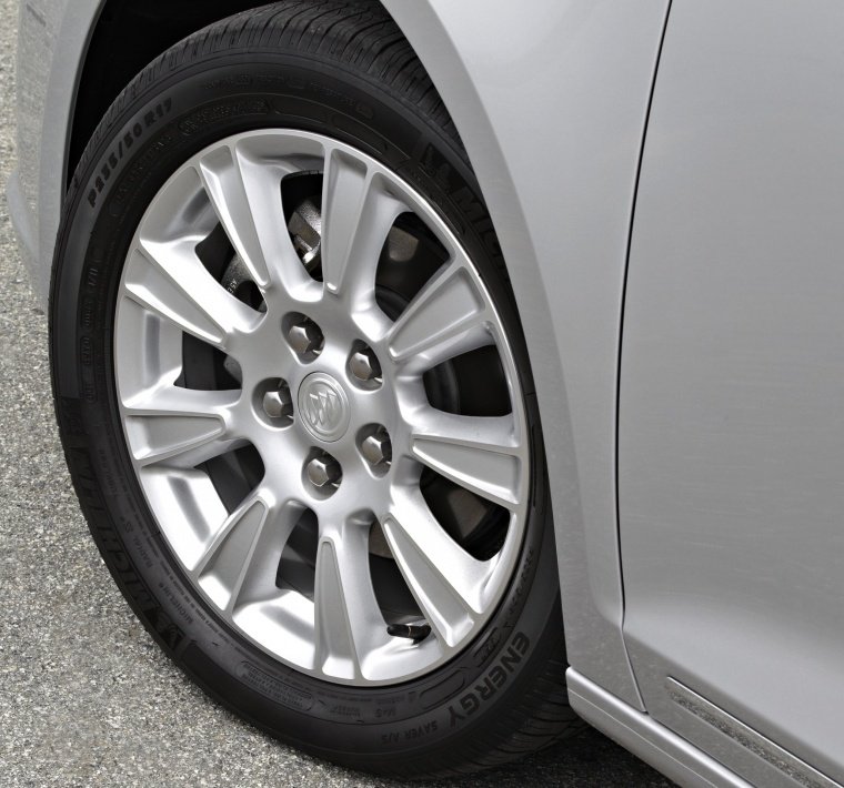 2012 Buick LaCrosse eAssist Rim Picture