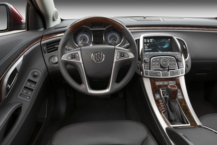 2013 Buick LaCrosse Cockpit Picture
