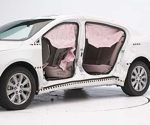 2013 Buick LaCrosse Hybrid IIHS Side Impact Crash Test Picture
