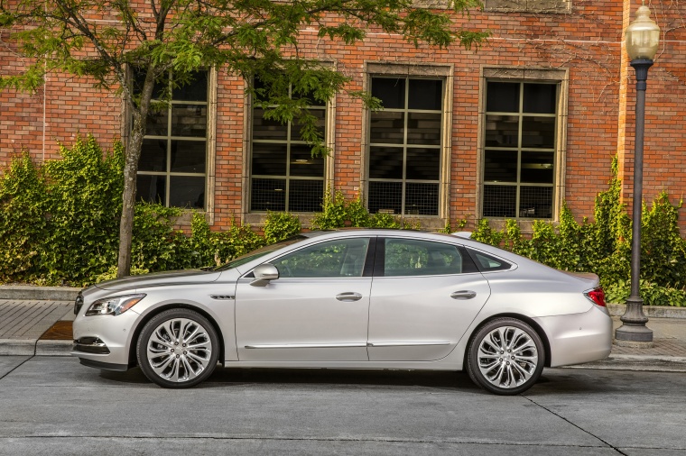 2017 Buick LaCrosse Picture