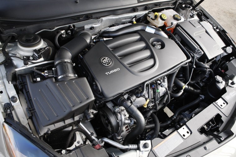 2011 Buick Regal 2.0L turbocharged 4-cylinder Engine Picture