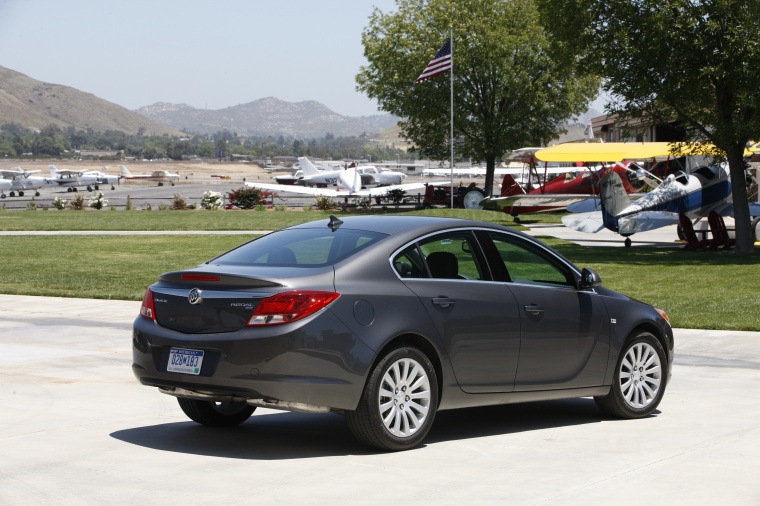 2012 Buick Regal Picture