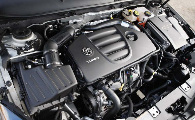 2012 Buick Regal GS 2.0L turbocharged 4-cylinder Engine Picture