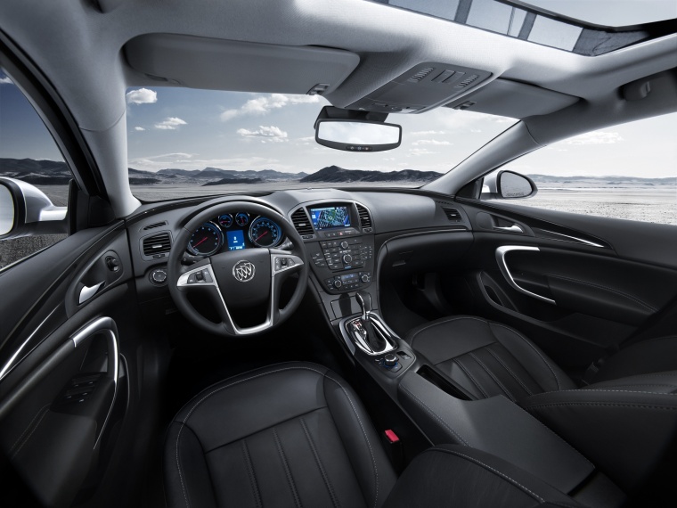 2013 Buick Regal Cockpit Picture