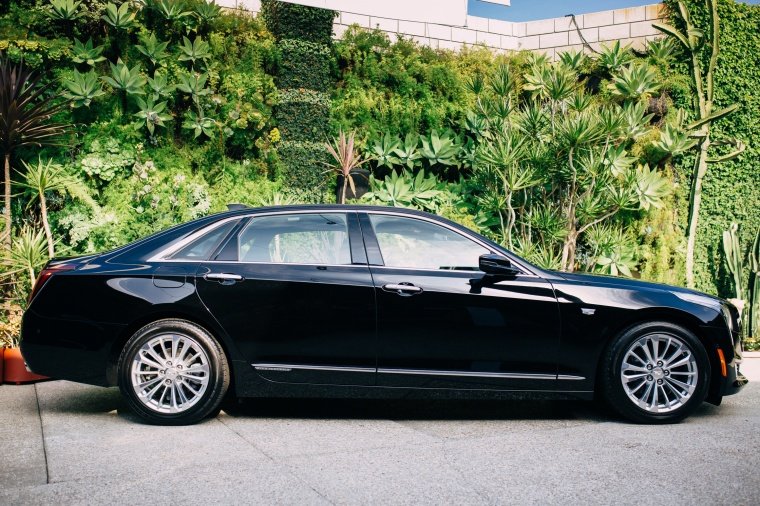 2018 Cadillac CT6 2.0E Plug-In Hybrid Picture
