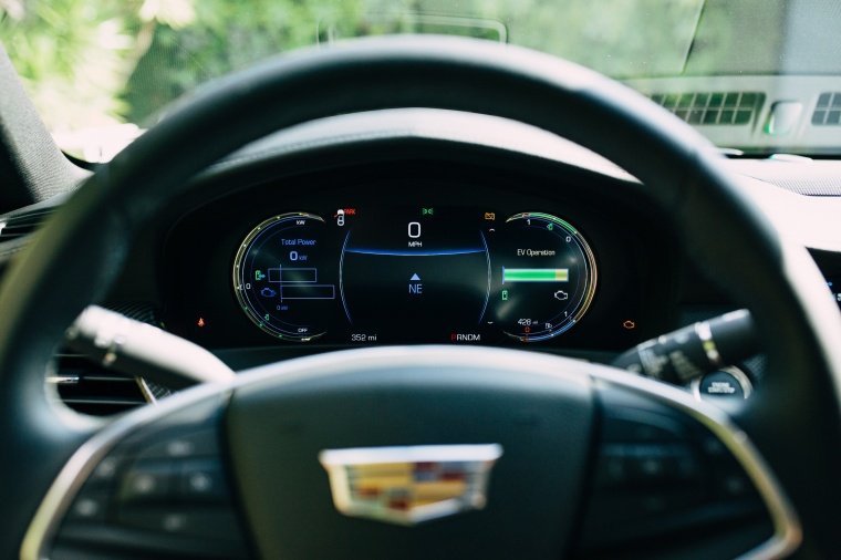 2018 Cadillac CT6 2.0E Plug-In Hybrid Gauges Picture