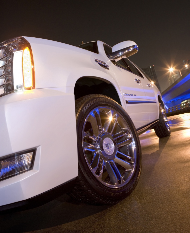 2010 Cadillac Escalade ESV Rim Picture