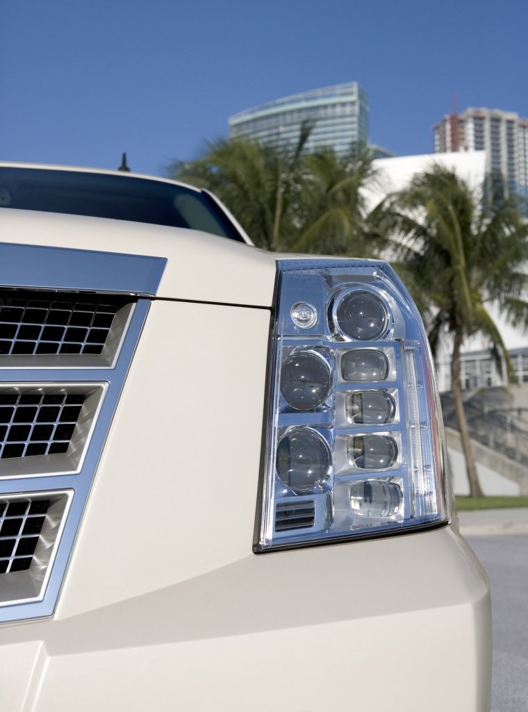 2012 Cadillac Escalade ESV Headlight Picture
