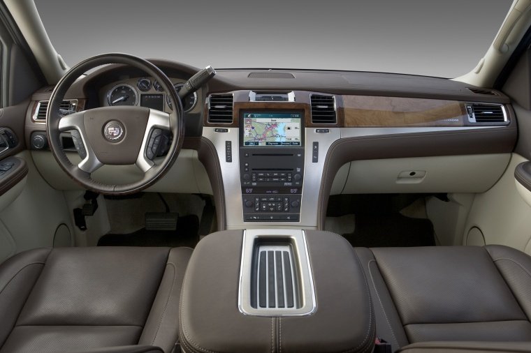 2014 Cadillac Escalade ESV Cockpit Picture