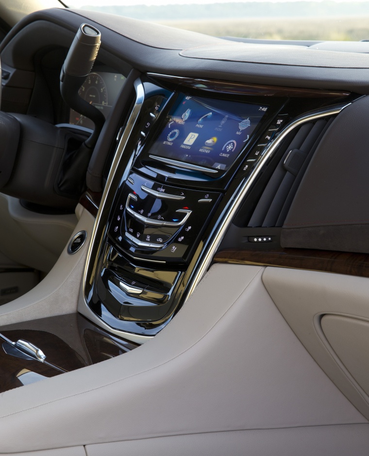 2015 Cadillac Escalade Center Stack Picture