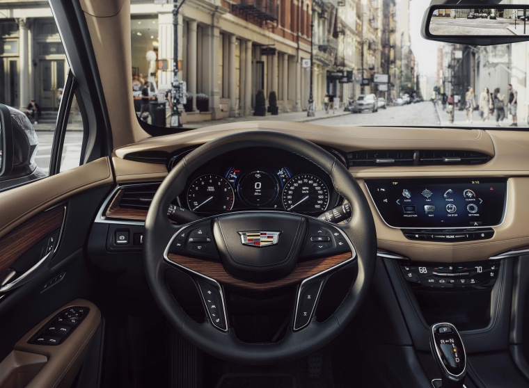 2017 Cadillac XT5 AWD Cockpit Picture