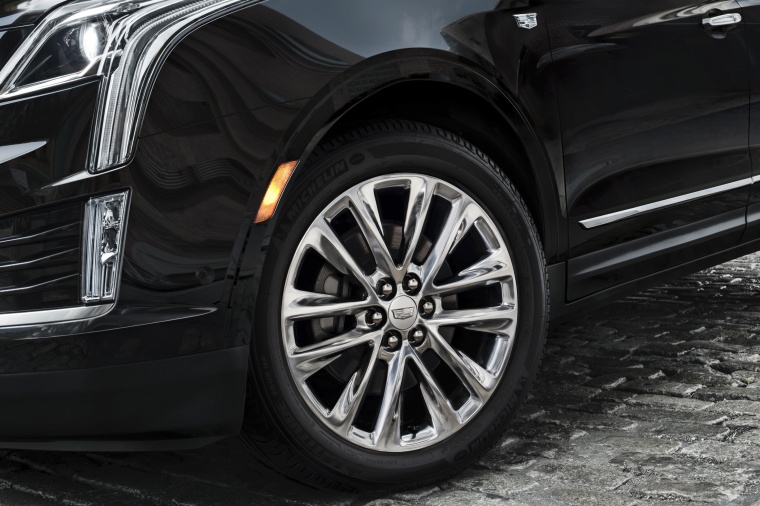 2018 Cadillac XT5 AWD Rim Picture