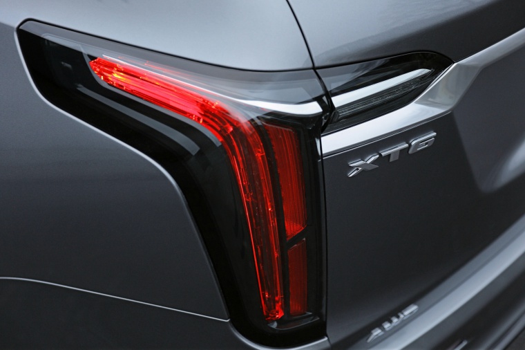 2020 Cadillac XT6 Sport AWD Tail Light Picture