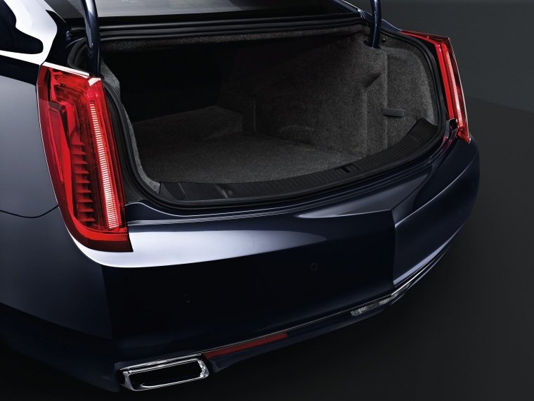 2013 Cadillac XTS Trunk Picture