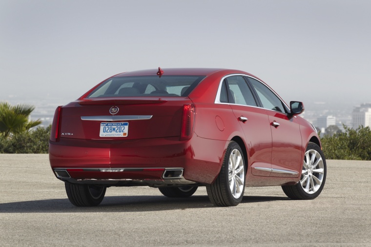 2013 Cadillac XTS AWD Picture