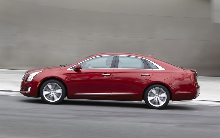 2013 Cadillac XTS AWD Picture