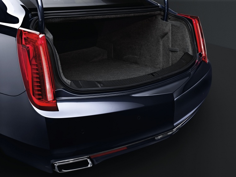 2015 Cadillac XTS Trunk Picture