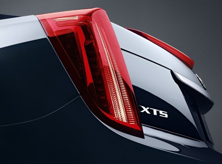 2016 Cadillac XTS Tail Light Picture