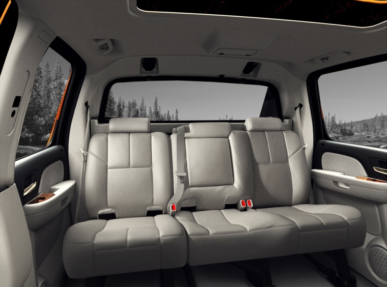 2010 Chevrolet Avalanche Rear Seats Picture