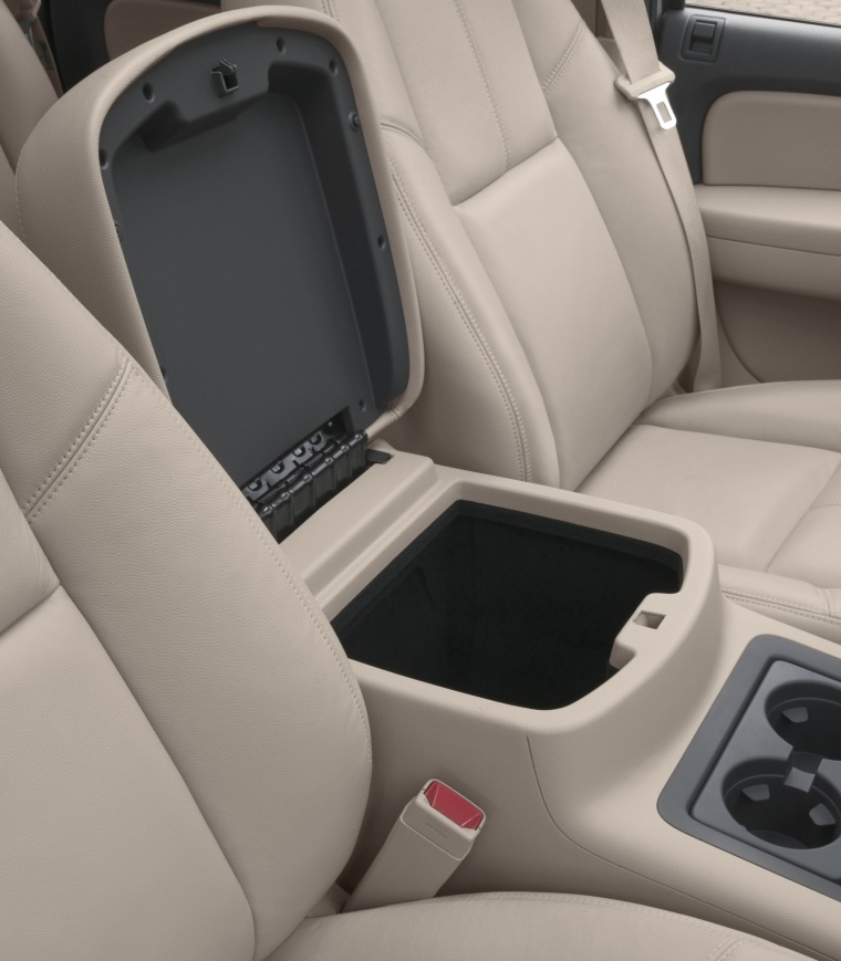 2011 Chevrolet Avalanche Center Console Storage Picture