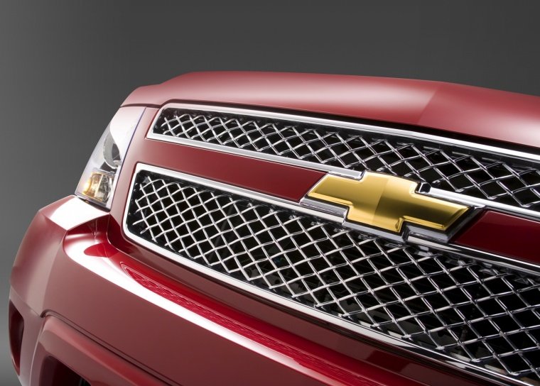 2011 Chevrolet Avalanche Grille Picture