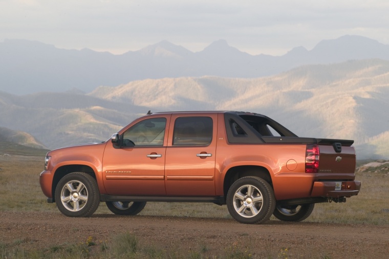 2012 Chevrolet Avalanche Picture