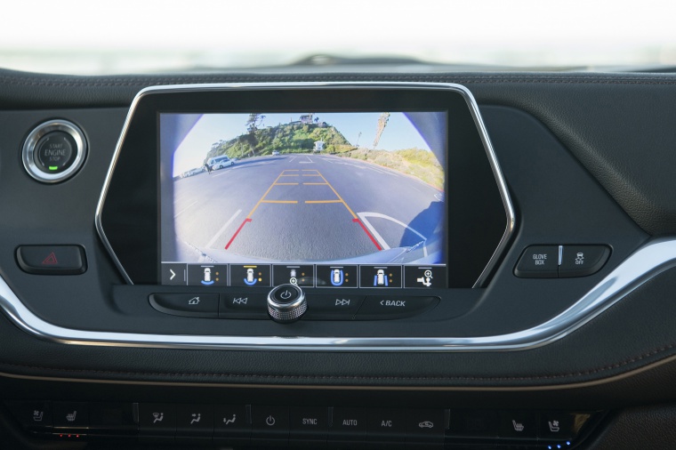 2019 Chevrolet Blazer Premier AWD Dashboard Screen Picture