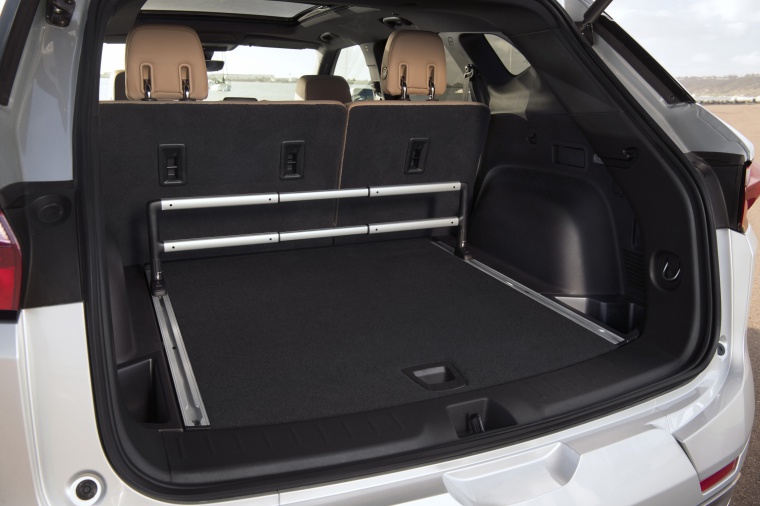 2019 Chevrolet Blazer Premier AWD Trunk Picture