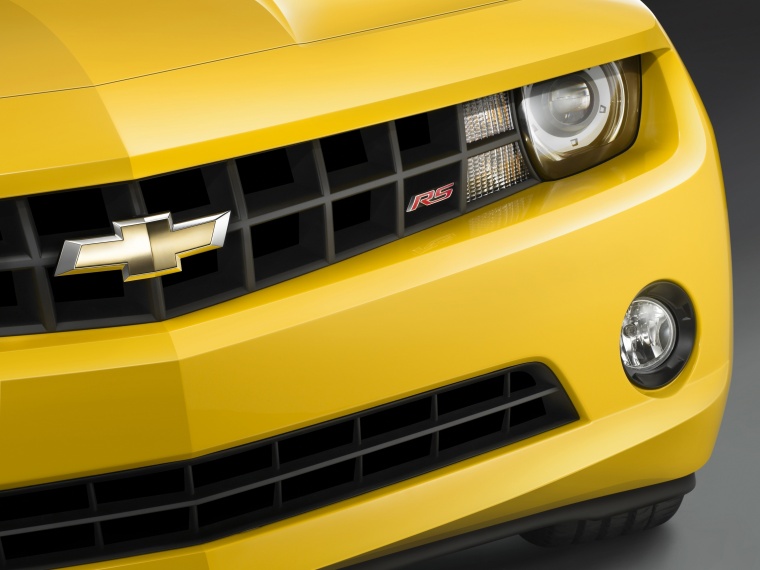 2010 Chevrolet Camaro RS Coupe Headlight Picture