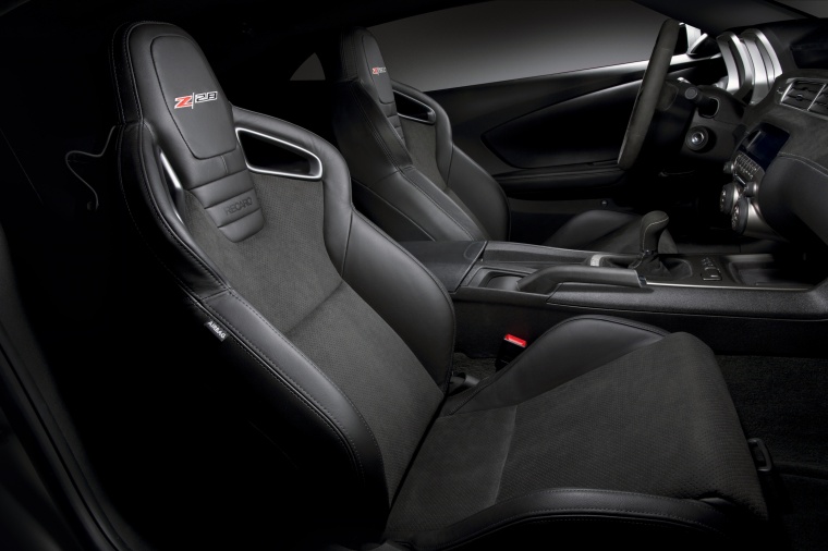 2014 Chevrolet Camaro Z/28 Coupe Front Seats Picture