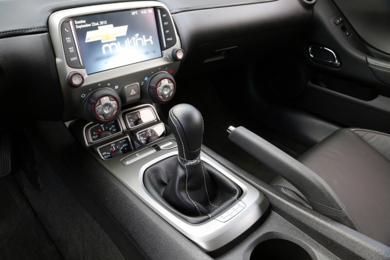 2015 Chevrolet Camaro LT RS Coupe Center Stack Picture