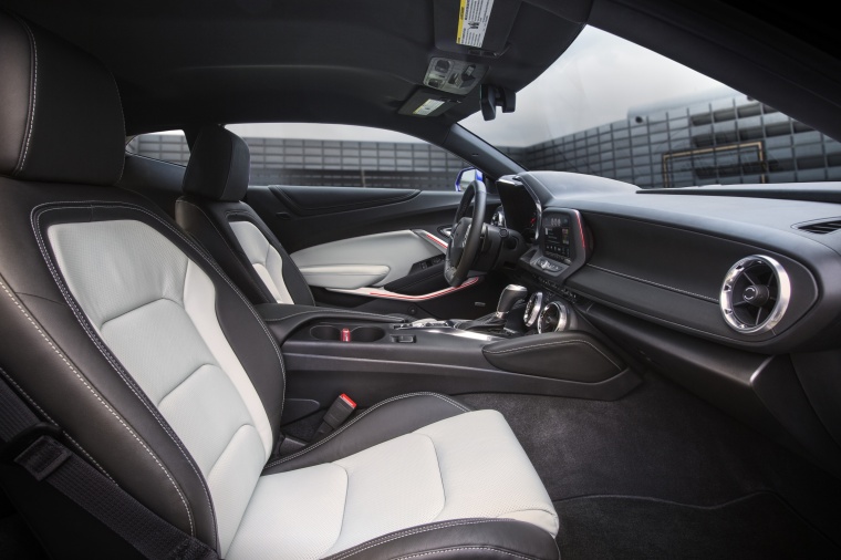 2016 Chevrolet Camaro RS Coupe Front Seats Picture