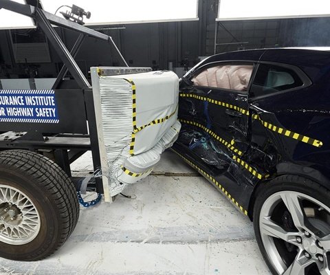 2016 Chevrolet Camaro Coupe IIHS Side Impact Crash Test Picture