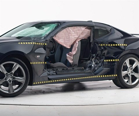 2017 Chevrolet Camaro Coupe IIHS Side Impact Crash Test Picture