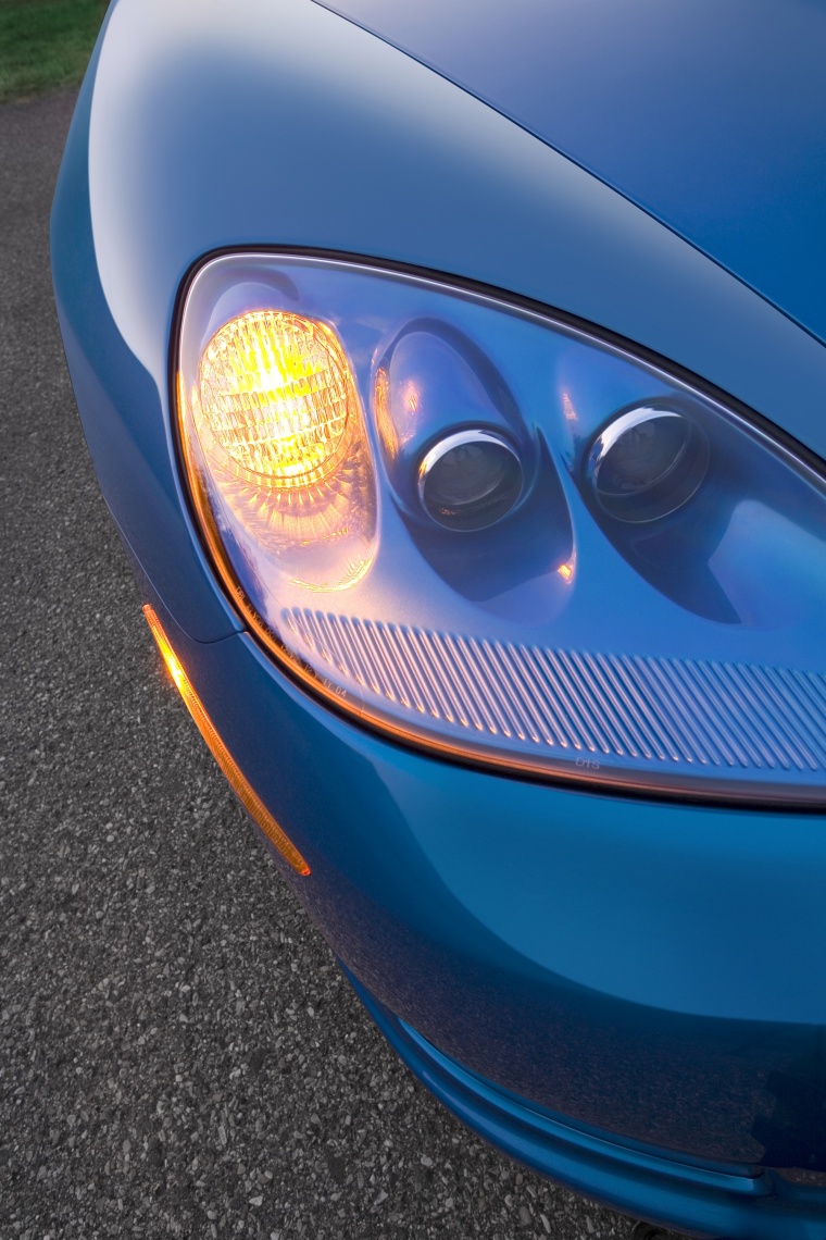 2010 Chevrolet Corvette Convertible Headlight Picture