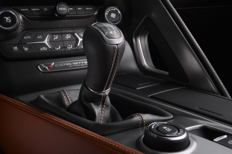 2015 Chevrolet Corvette Stingray Coupe Gear Lever Picture