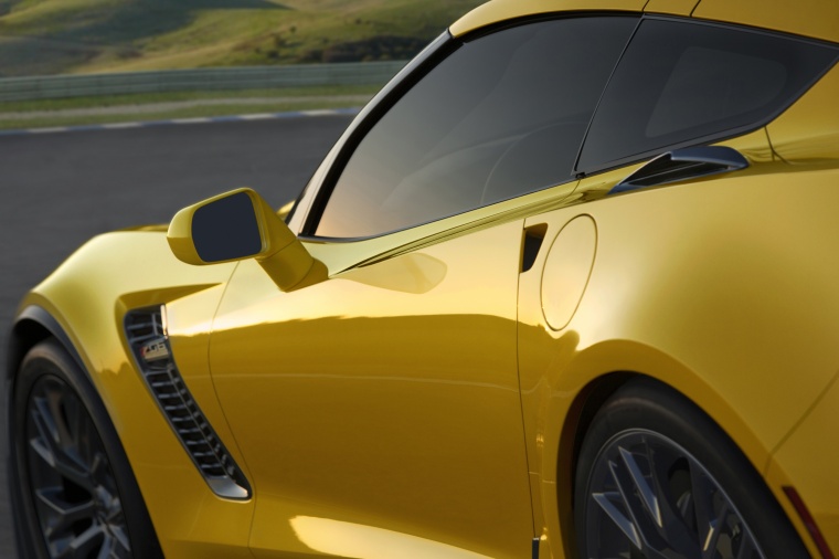 2015 Chevrolet Corvette Z06 Coupe Side Vent Picture