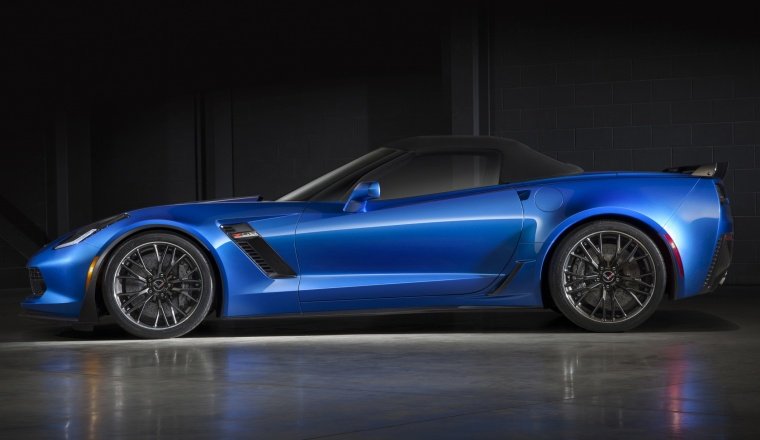 2015 Chevrolet Corvette Z06 Convertible with top closed Picture