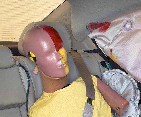 2012 Chevrolet Cruze IIHS Side Impact Crash Test Picture