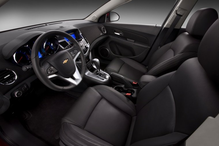 2013 Chevrolet Cruze RS Front Seats Picture