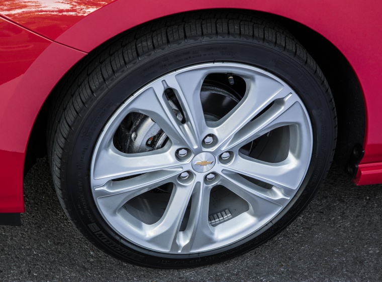 2016 Chevrolet Cruze Premier RS Sedan Rim Picture